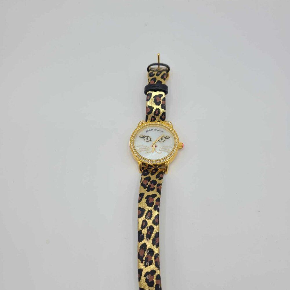Betsey Johnson Mother of Pearl Cat Face Watch New!  Working  NWOT! - Picture 10 of 14